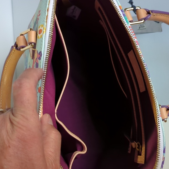 Dooney and Bourke Disney Epcot Flower and Garden NWT purse with straps Mickey - Picture 6 of 15